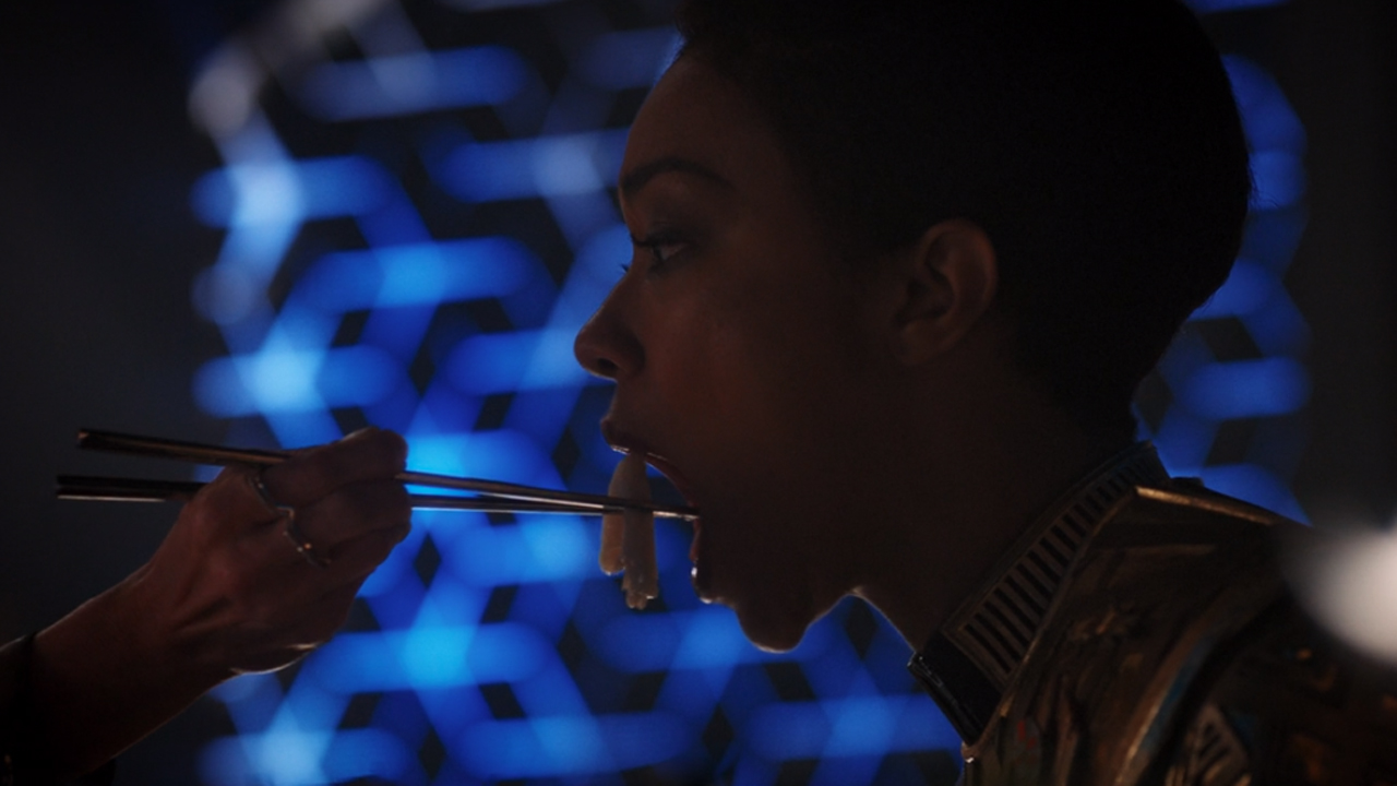 star-trek-discovery-is-michael-burnham-a-cannibal-overthinking-it