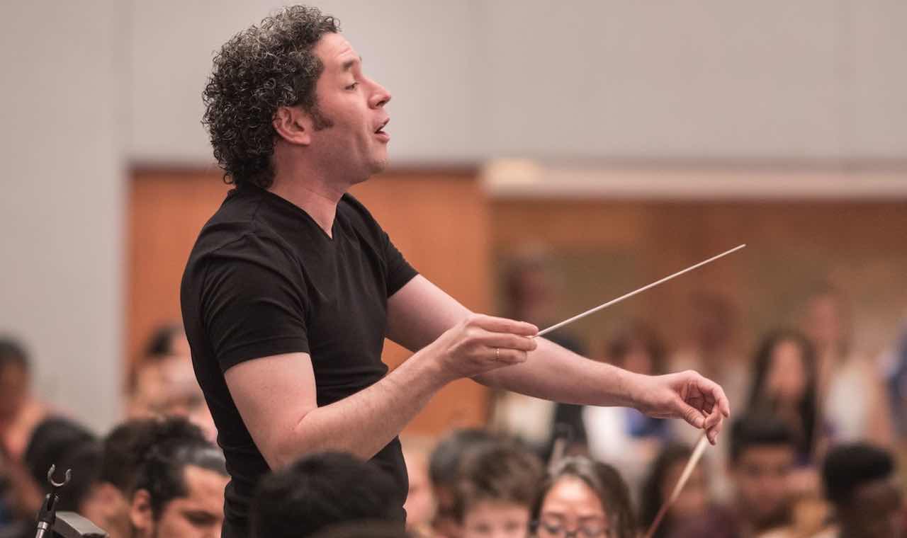 Gustavo Dudamel: A Maestro at a Crossroads - The New York Times